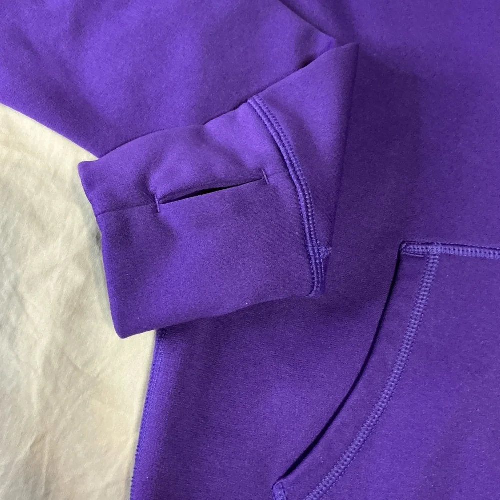 Nike Purple Thermal Fit Hoodie with Thumb Holes –‎ Size Medium